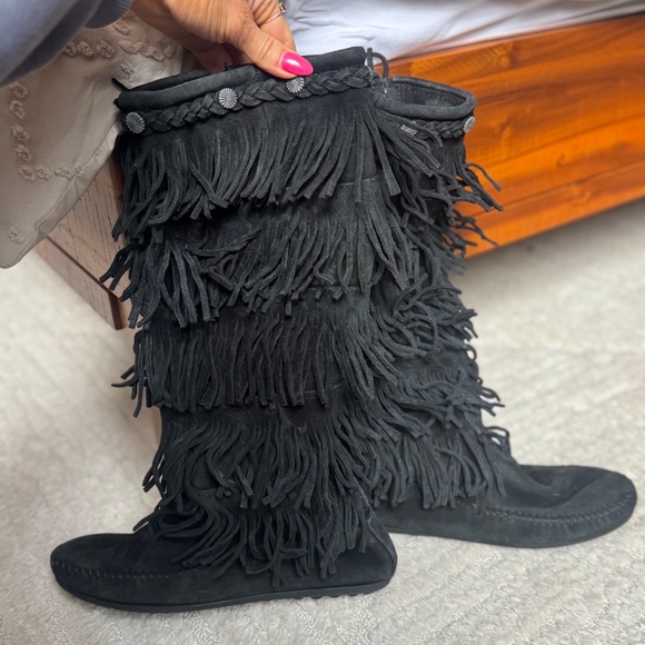 Minnetonka Black suede fringe boots - Picture 4 of 5